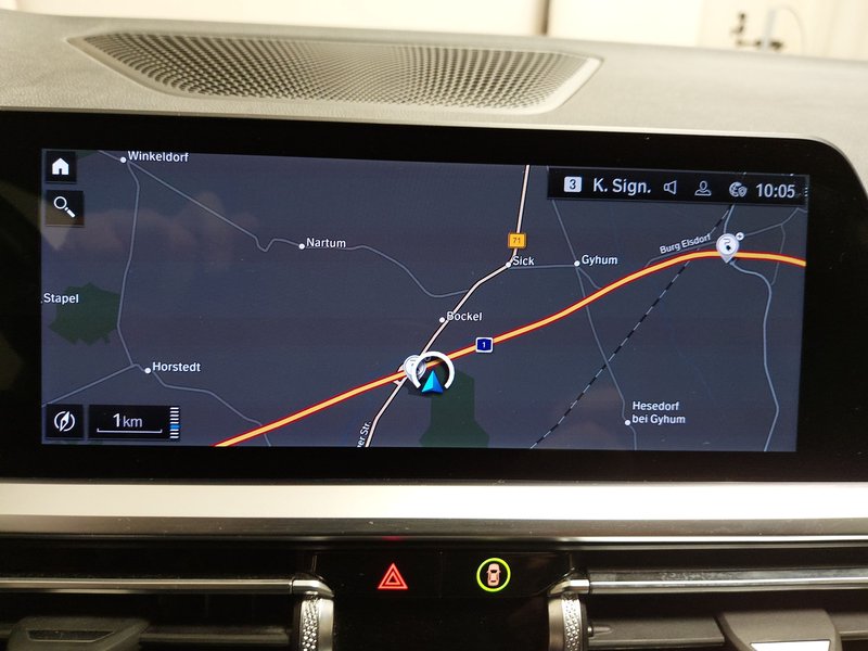 BMW 330e M Sport automatik • ACC • bežično punjenje — 20