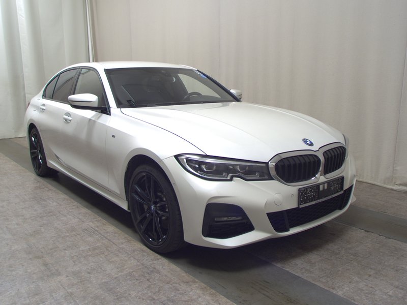 BMW 330e M Sport automatik • ACC • bežično punjenje — 3