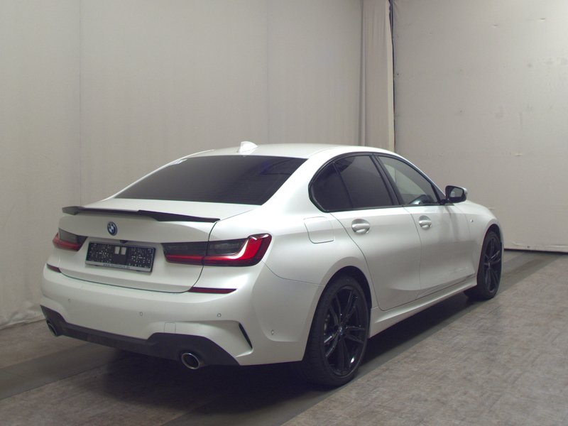 BMW 330e M Sport automatik • ACC • bežično punjenje — 4