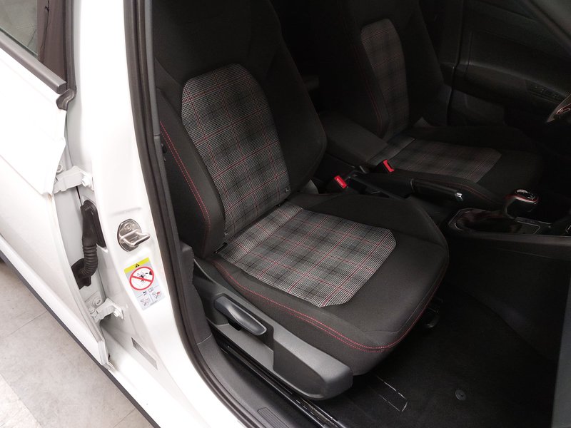 Volkswagen Polo 2.0 TSI automatik GTI — 10