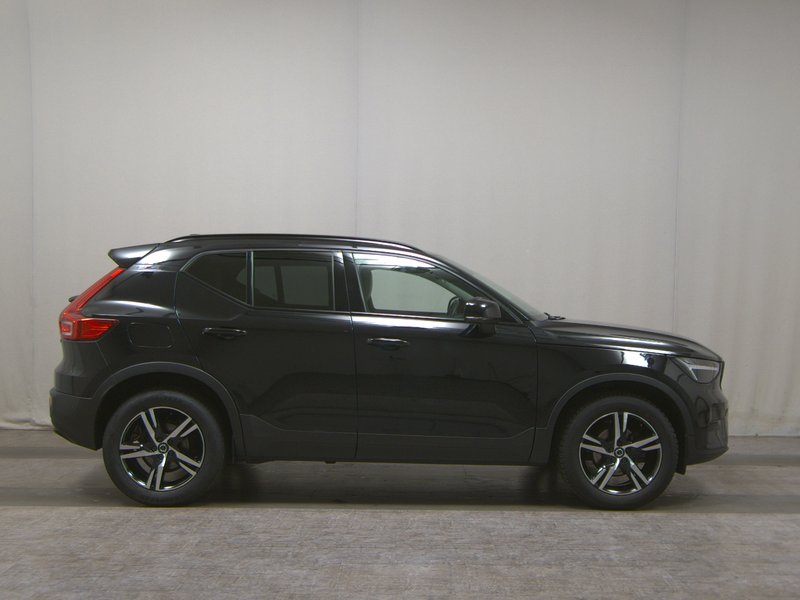 Volvo XC40 T2 automatik • 360° kamera • el. peta vrata
