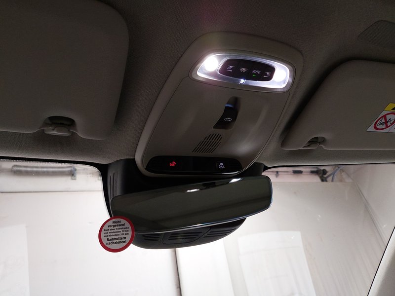 Volvo XC40 T2 automatik • 360° kamera • el. peta vrata — 13