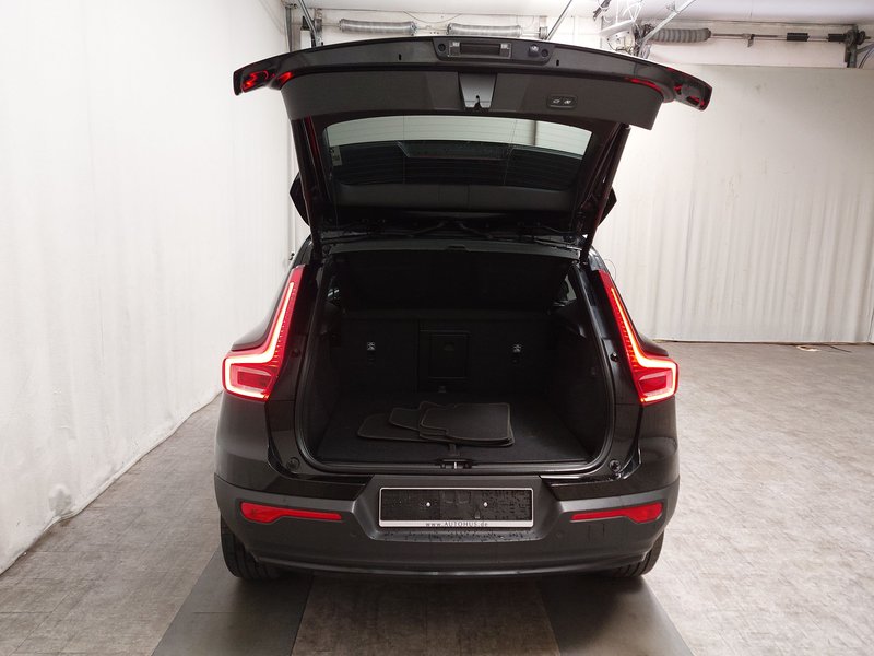 Volvo XC40 T2 automatik • 360° kamera • el. peta vrata — 15