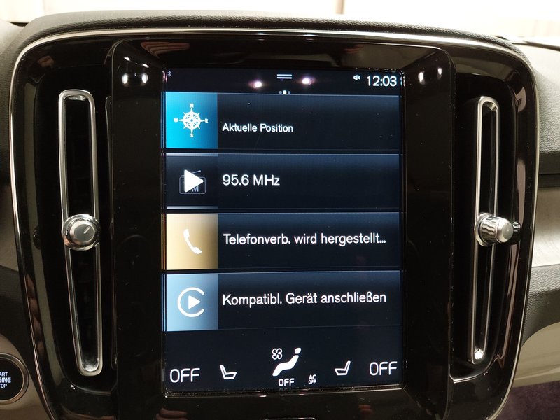 Volvo XC40 T2 automatik • 360° kamera • el. peta vrata — 17