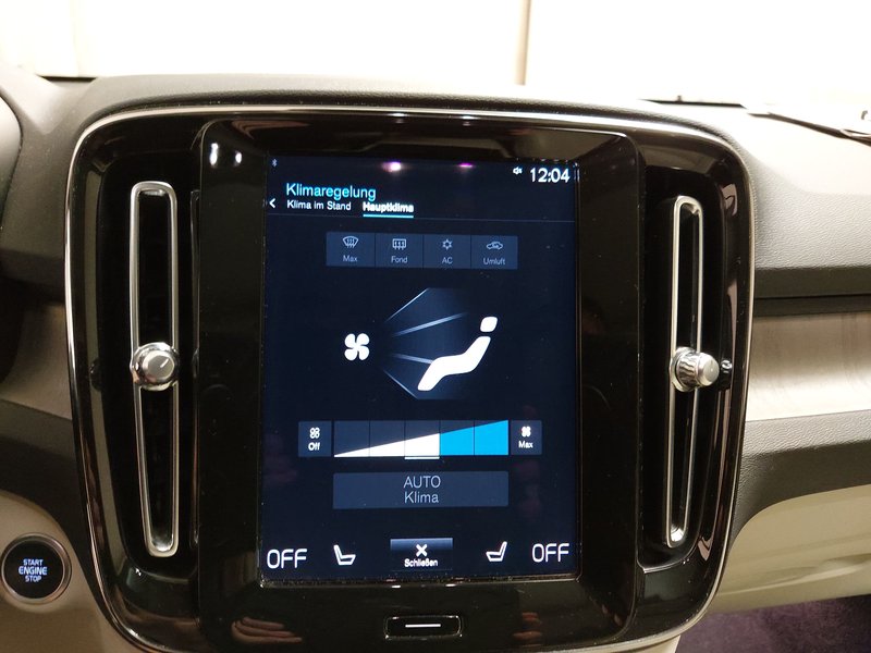 Volvo XC40 T2 automatik • 360° kamera • el. peta vrata — 19