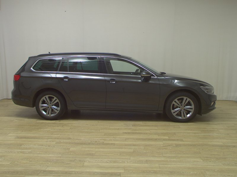 Volkswagen Passat Variant 2.0 TDI Business • 360° kamera • masaža