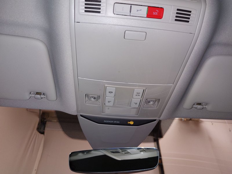 Volkswagen Passat Variant 2.0 TDI Business • 360° kamera • masaža — 13