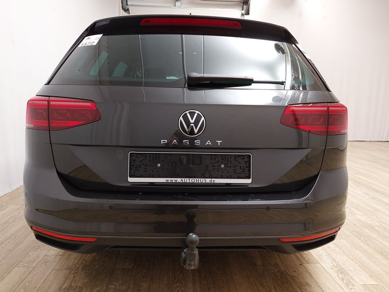 Volkswagen Passat Variant 2.0 TDI Business • 360° kamera • masaža — 14