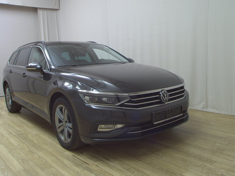 Volkswagen Passat Variant 2.0 TDI Business • 360° kamera • masaža — 3