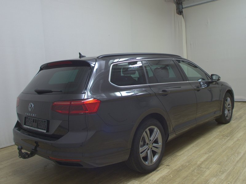 Volkswagen Passat Variant 2.0 TDI Business • 360° kamera • masaža — 4
