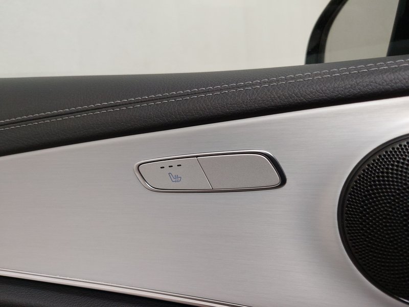 Mercedes-Benz E 220 d 4MATIC karavan automatik AMG Line • električna peta vrata — 15