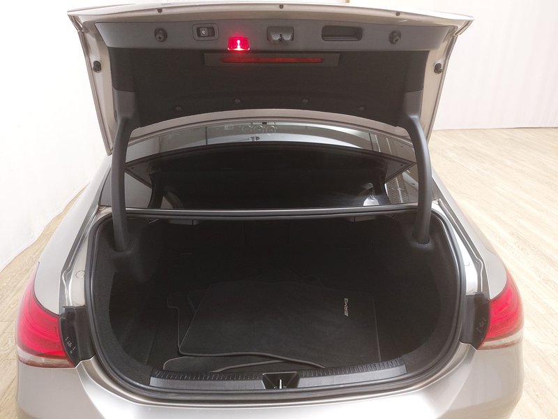 Mercedes-Benz A 220 d automatik AMG Line • AHK • digitalni instrumenti — 17