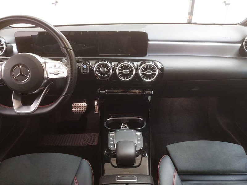 Mercedes-Benz A 220 d automatik AMG Line • AHK • digitalni instrumenti — 18