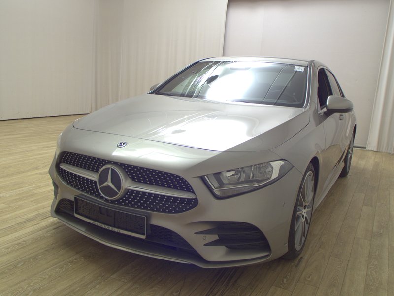Mercedes-Benz A 220 d automatik AMG Line • AHK • digitalni instrumenti — 2