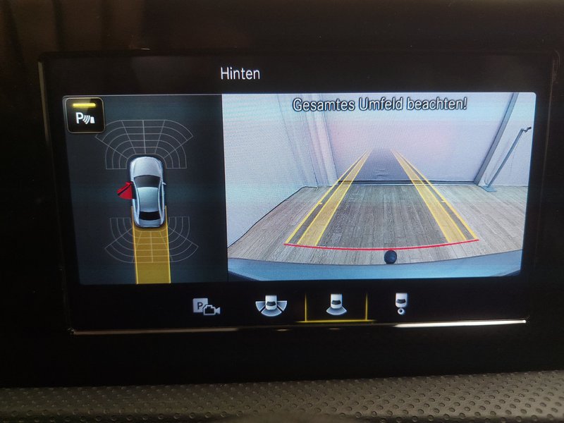 Mercedes-Benz A 220 d automatik AMG Line • AHK • digitalni instrumenti — 21