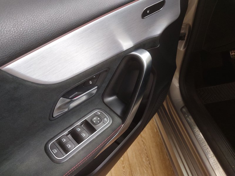 Mercedes-Benz A 220 d automatik AMG Line • AHK • digitalni instrumenti — 5