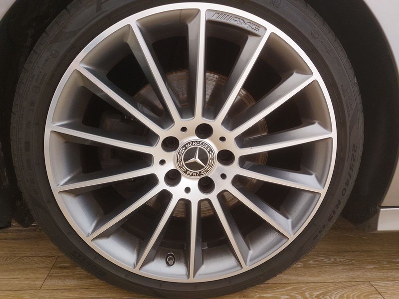 Mercedes-Benz A 220 d automatik AMG Line • AHK • digitalni instrumenti — 9