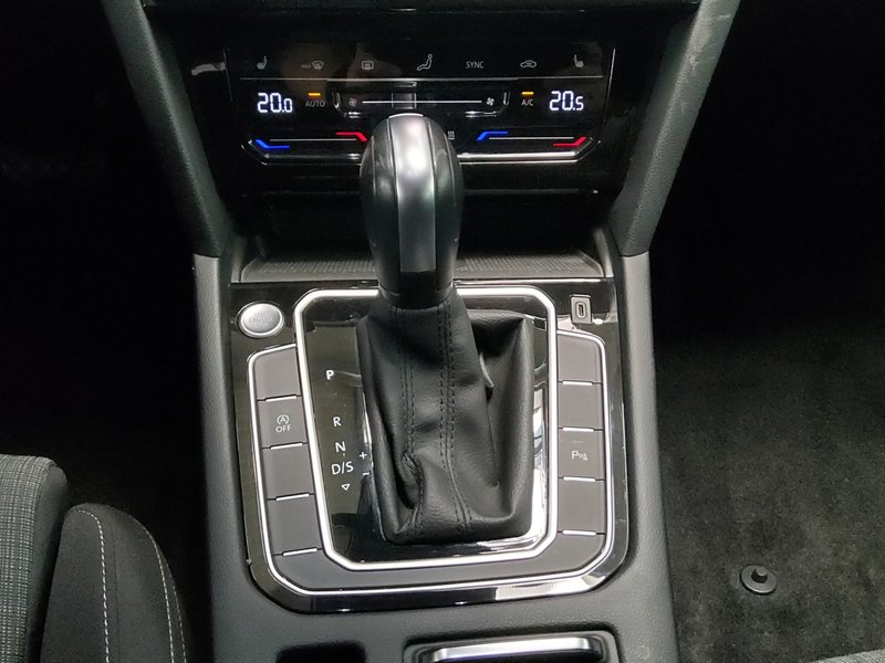 Volkswagen Passat Variant 2.0 TDI automatik Business • ACC • Full LED — 6