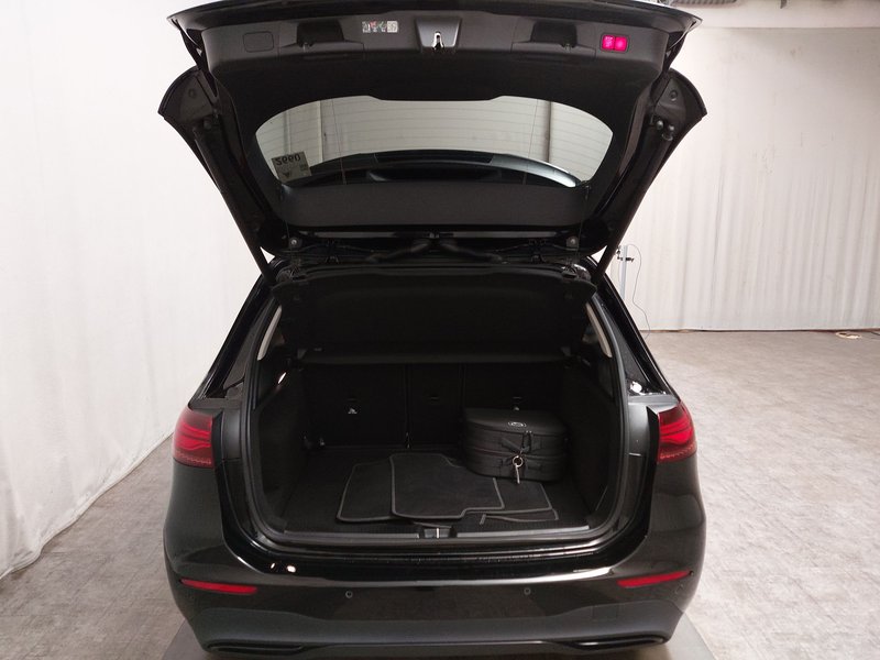 Mercedes-Benz B 250 e automatik Progressive • električna peta vrata • LED — 14