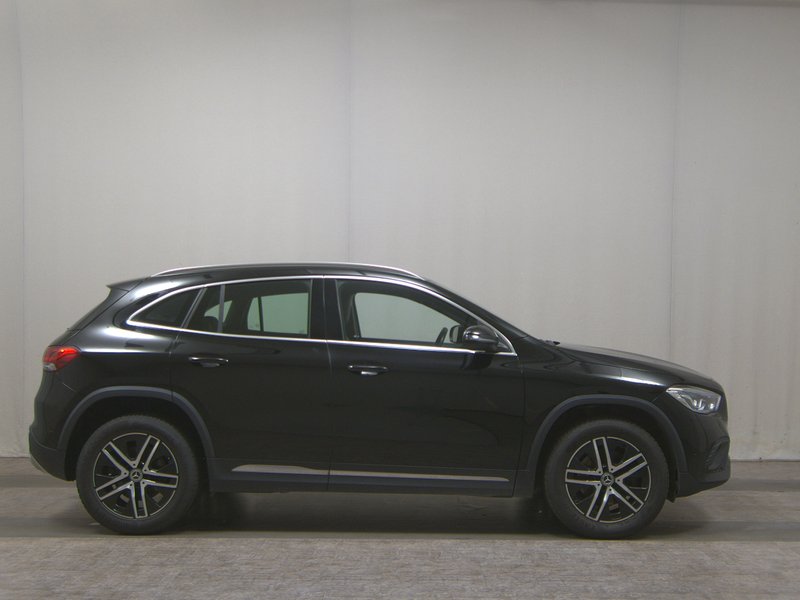 Mercedes-Benz GLA 220 d automatik Progressive • LED