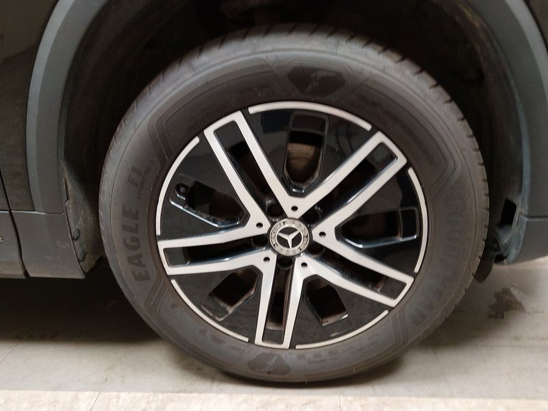 Mercedes-Benz GLA 220 d automatik Progressive • LED — 11