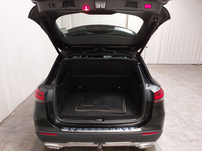 Mercedes-Benz GLA 220 d automatik Progressive • LED — 17