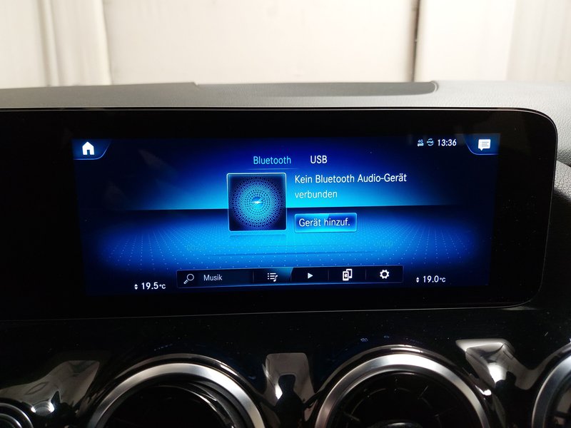 Mercedes-Benz GLA 220 d automatik Progressive • LED — 20