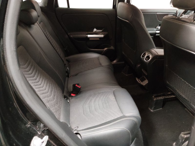 Mercedes-Benz GLA 220 d automatik Progressive • LED — 22