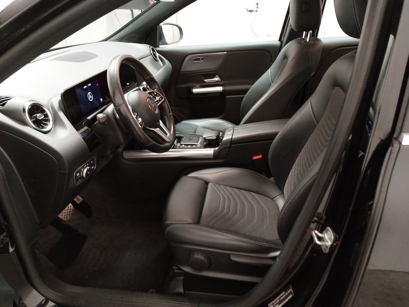 Mercedes-Benz GLA 220 d automatik Progressive • LED — 6