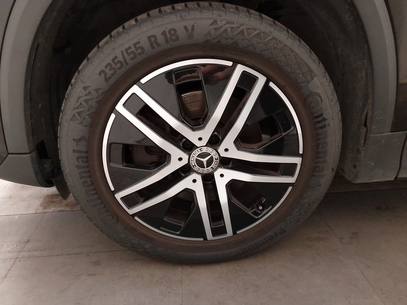 Mercedes-Benz GLA 220 d automatik Progressive • LED — 9