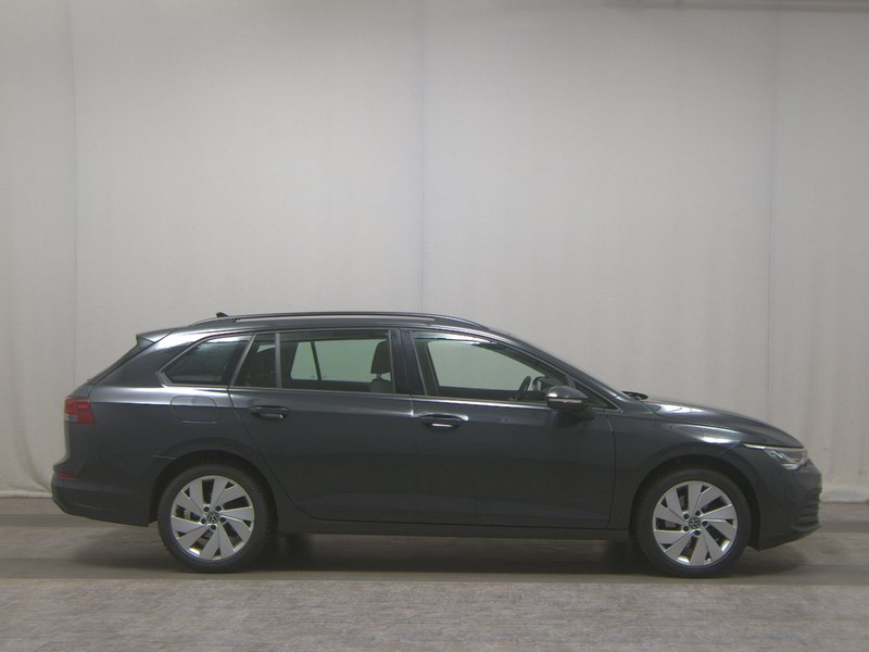 Volkswagen Golf 8 Variant 2.0 TDI automatik • ACC • AHK