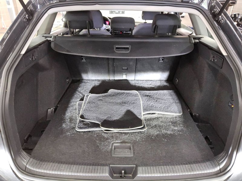 Volkswagen Golf 8 Variant 2.0 TDI automatik • ACC • AHK — 12