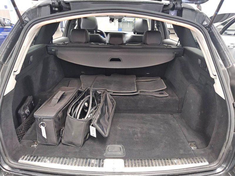 Mercedes-Benz E 300 de 4MATIC karavan automatik AMG Line • panorama • ACC — 13