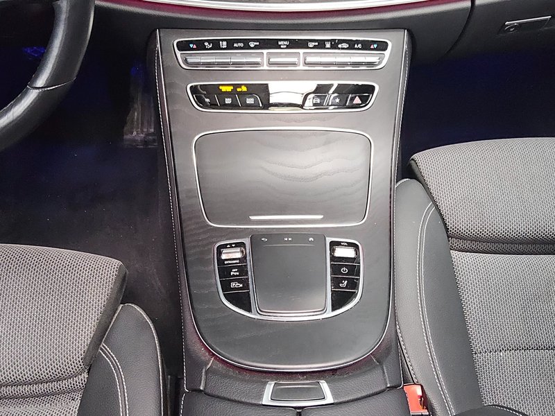 Mercedes-Benz E 300 de 4MATIC karavan automatik AMG Line • panorama • ACC — 6