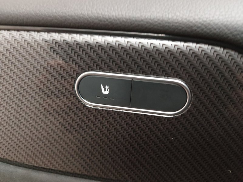 Mercedes-Benz GLB 200 d automatik AMG-Line • Full LED • digitalni instrumenti — 15