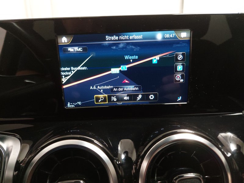 Mercedes-Benz GLB 200 d automatik AMG-Line • Full LED • digitalni instrumenti — 18