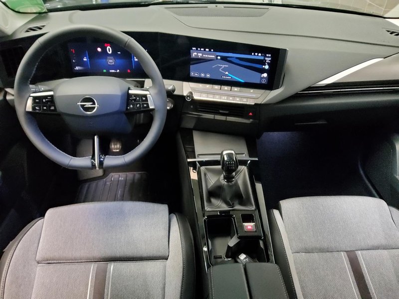 Opel Astra ST 1.2 Turbo Business Elegance • 360° kamera • Full LED — 5
