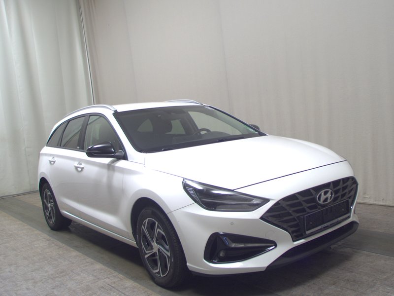 Hyundai i30 1.6 CRDI Intro Edition automatik • LED • bežično punjenje — 3