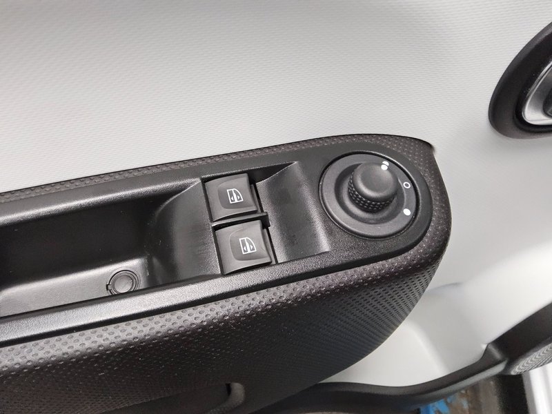 Renault Twingo 1.0 Equilibre — 9