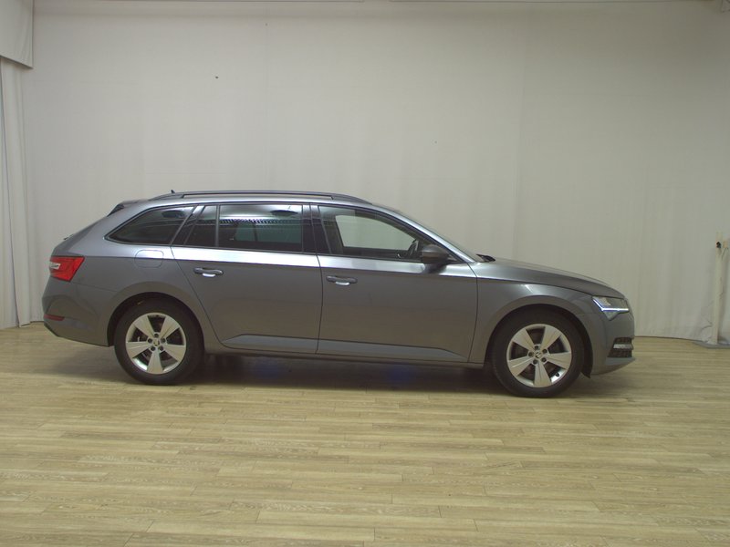 Škoda Superb Kombi 2.0 TDI automatik Active • Full LED • digitalni instrumenti