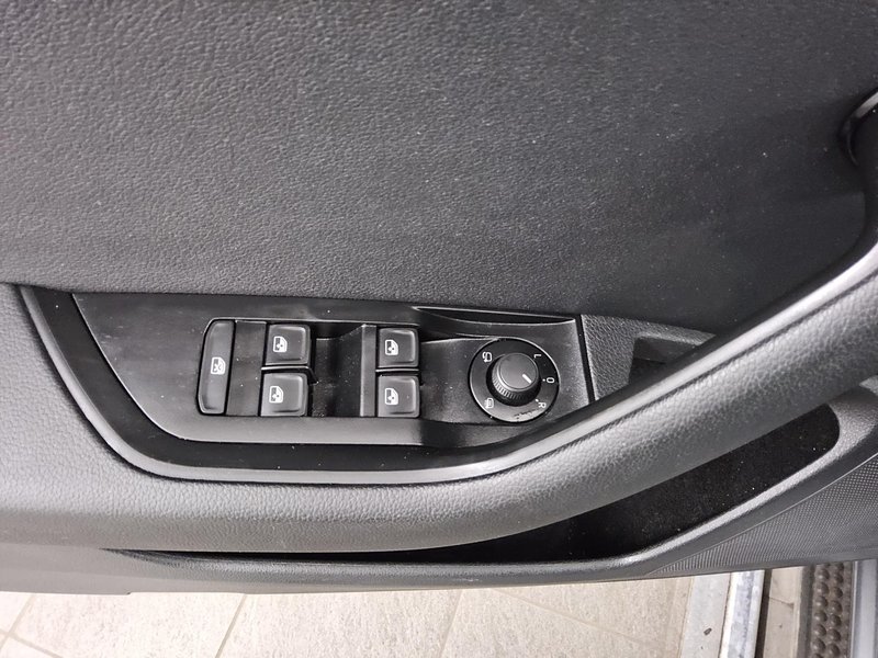 Škoda Superb Kombi 2.0 TDI automatik Active • Full LED • digitalni instrumenti — 10
