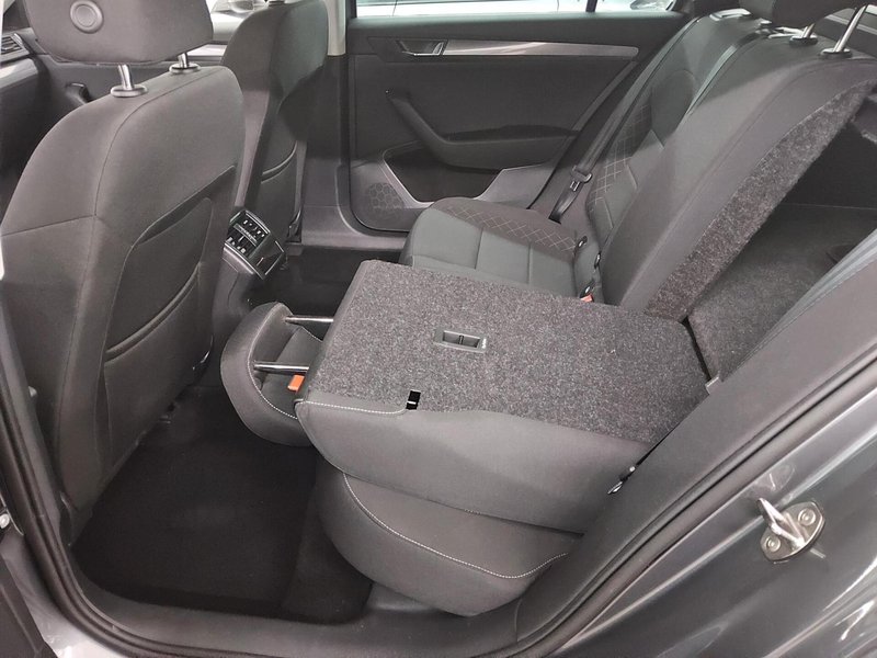 Škoda Superb Kombi 2.0 TDI automatik Active • Full LED • digitalni instrumenti — 13