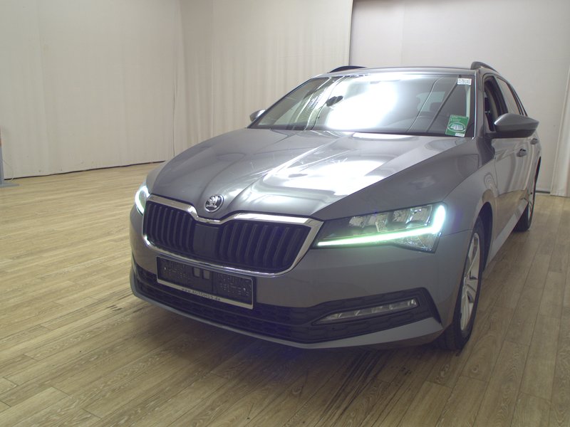 Škoda Superb Kombi 2.0 TDI automatik Active • Full LED • digitalni instrumenti — 2