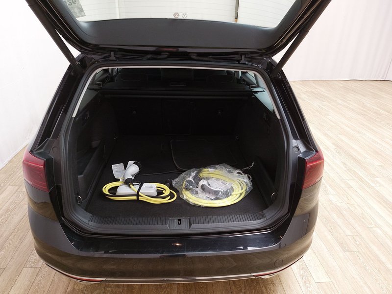 Volkswagen Passat Variant GTE 1.4 TSI automatik • ACC • LED — 15