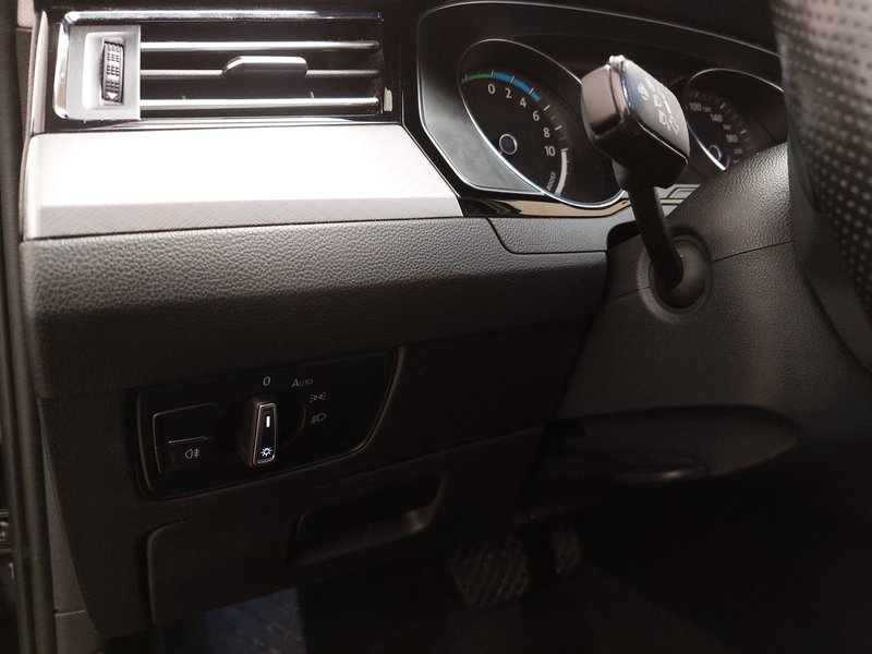 Volkswagen Passat Variant GTE 1.4 TSI automatik • ACC • LED — 7