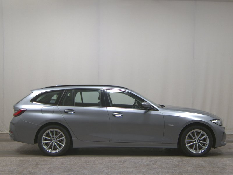 BMW 330e Touring automatik • ACC • Električna peta vrata