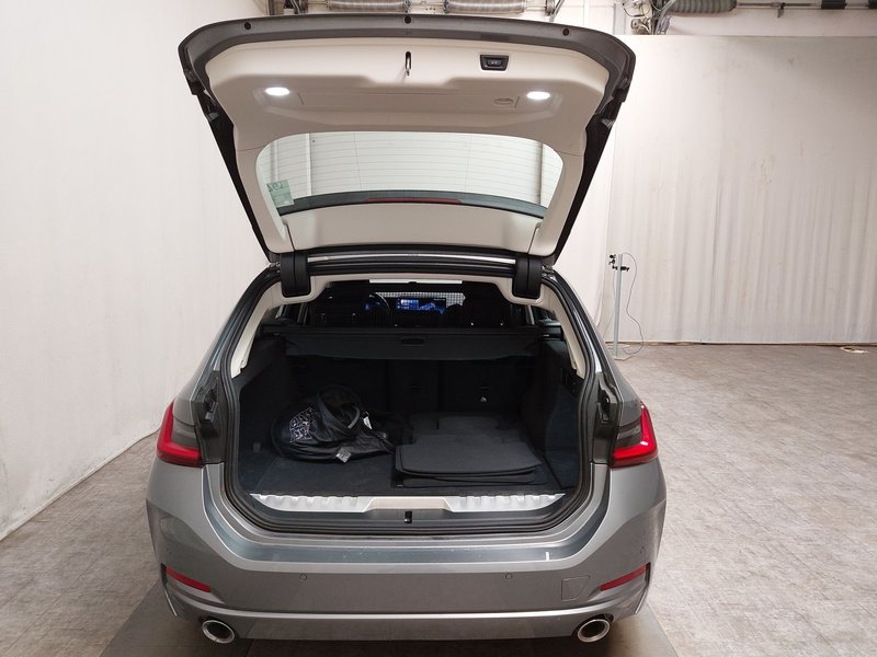 BMW 330e Touring automatik • ACC • Električna peta vrata — 18