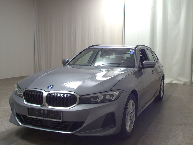 BMW 330e Touring automatik • ACC • Električna peta vrata — 2