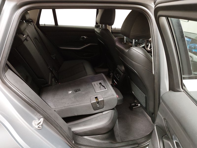 BMW 330e Touring automatik • ACC • Električna peta vrata — 21