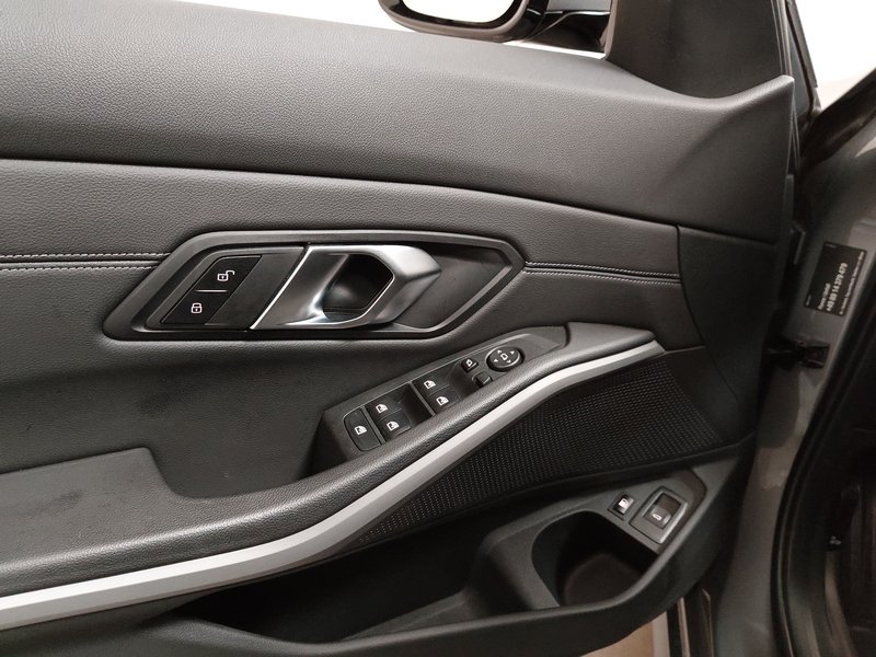 BMW 330e Touring automatik • ACC • Električna peta vrata — 5